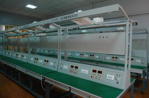 無(wú)線(xiàn)電調(diào)試工實(shí)訓(xùn)裝置|電子設(shè)備裝接工實(shí)訓(xùn)臺(tái)